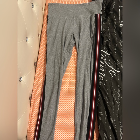 Two pieces - Picture 7 of 8